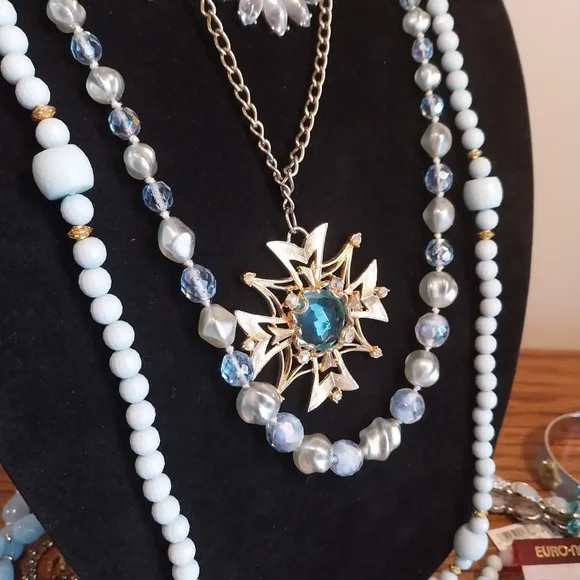 Vintage Light Blue and Gold Women's Bracelet Lot - Picture 5 of 10